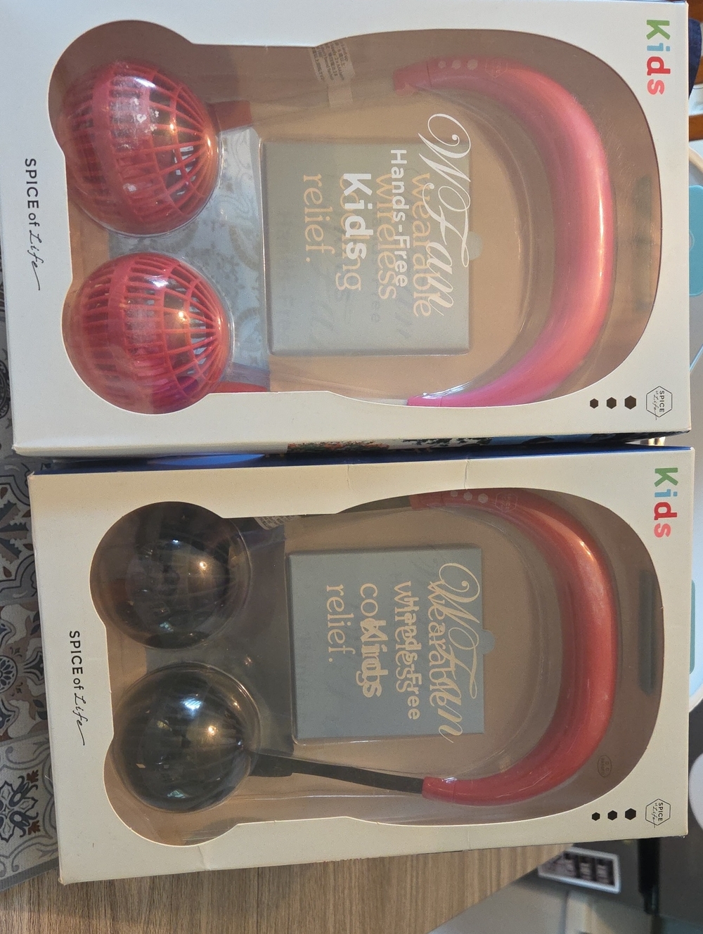 Kids Wearable Wireless Neck Fan 2-pack.